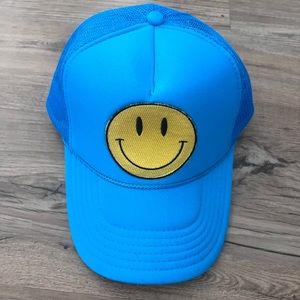 Revolve Smiley Hat in Blue
Friday Feelin